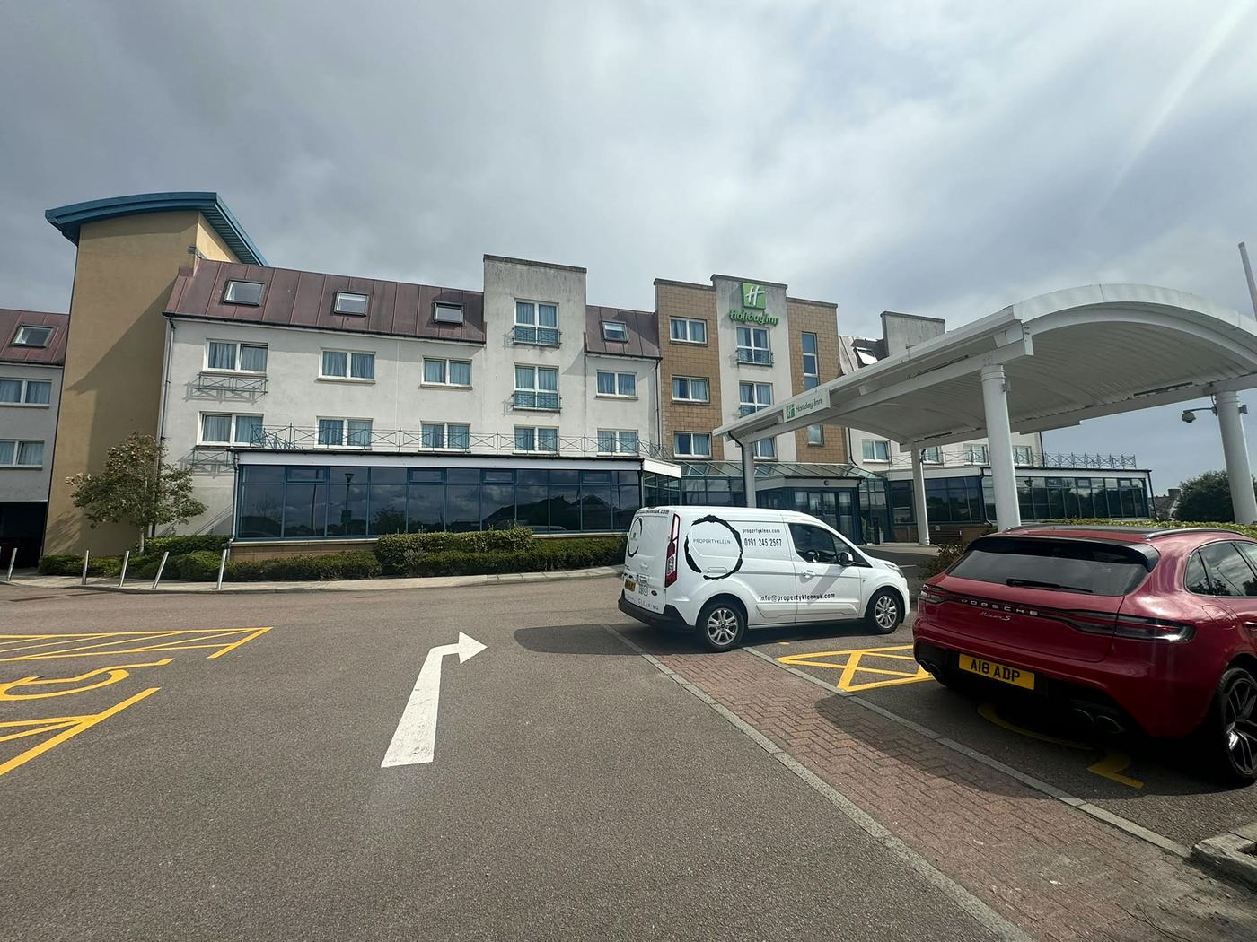 PropertyKleen van outside a Holiday Inn hotel